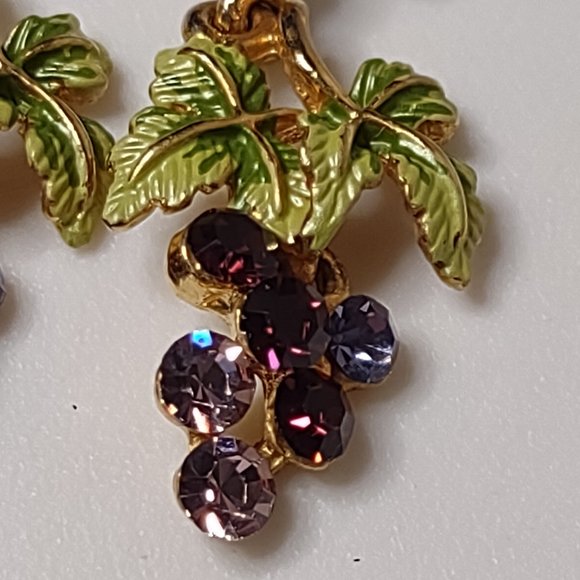 Cute Purple Grapes And Leaves Earrings - Picture 9 of 14